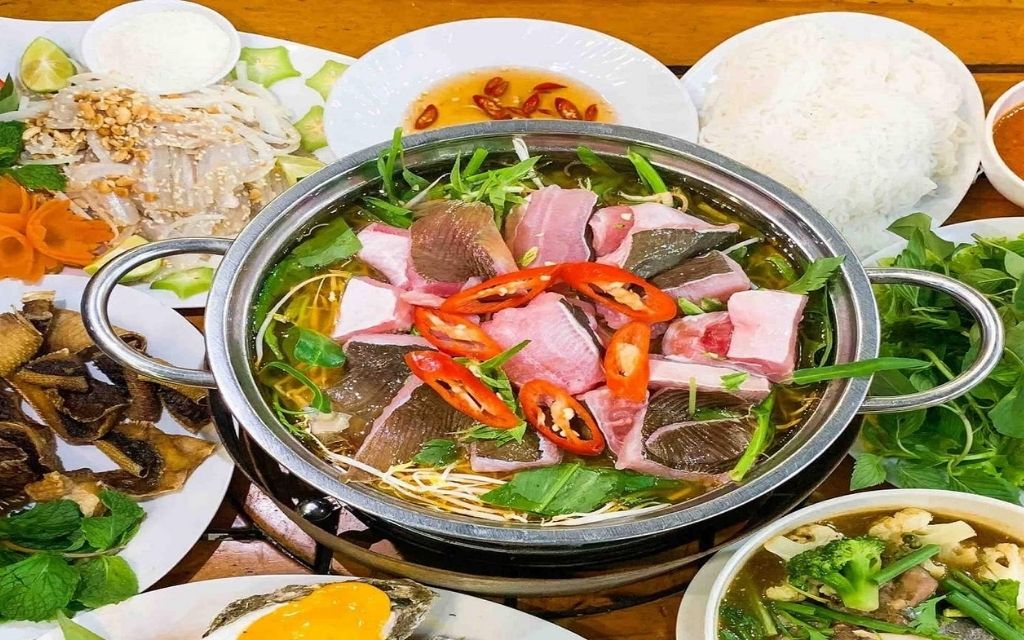 Nồi lẩu cá đuối đặc sản Vũng Tàu