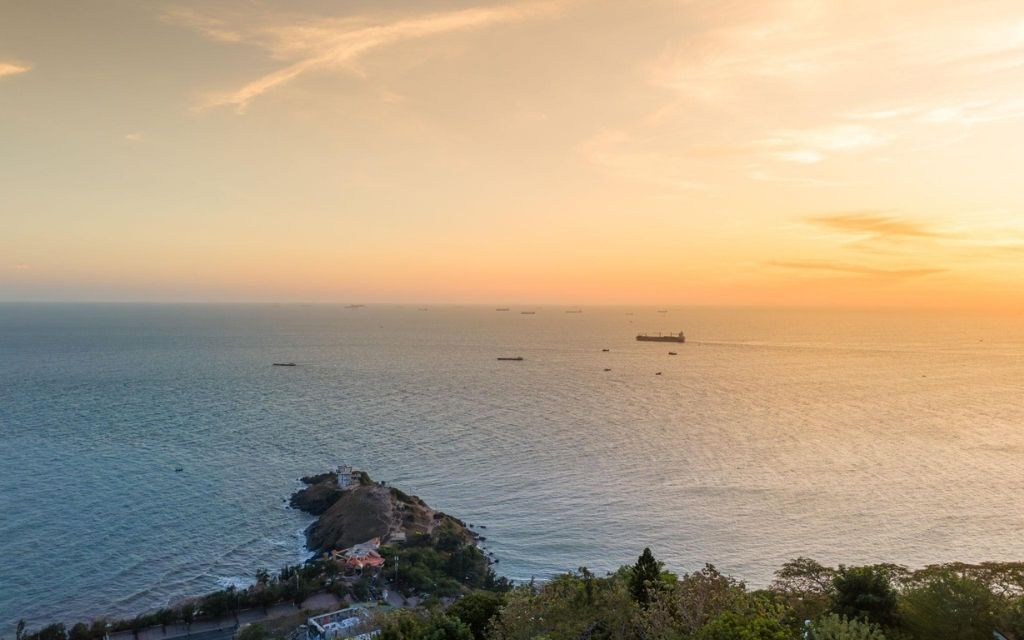 Tham quan Mũi Nghinh Phong vào thời điểm đẹp nhất