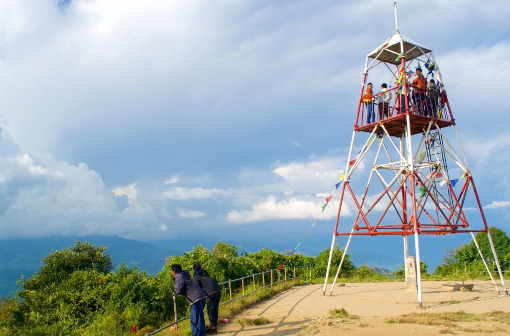 Tháp quan sát Nagarkot trên đồi cao