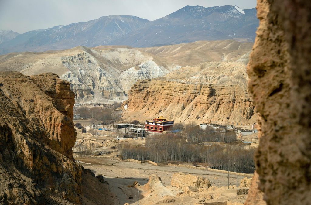 Thành cổ Lo Manthang giữa cao nguyên Upper Mustang