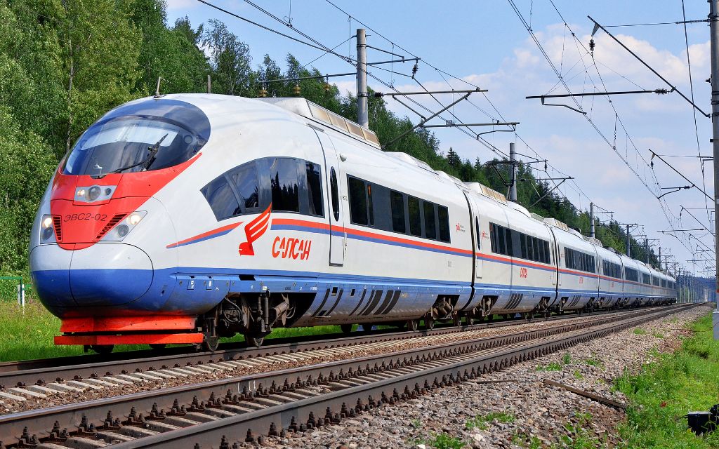 Tàu cao tốc Sapsan chạy trên đường sắt tại Nga