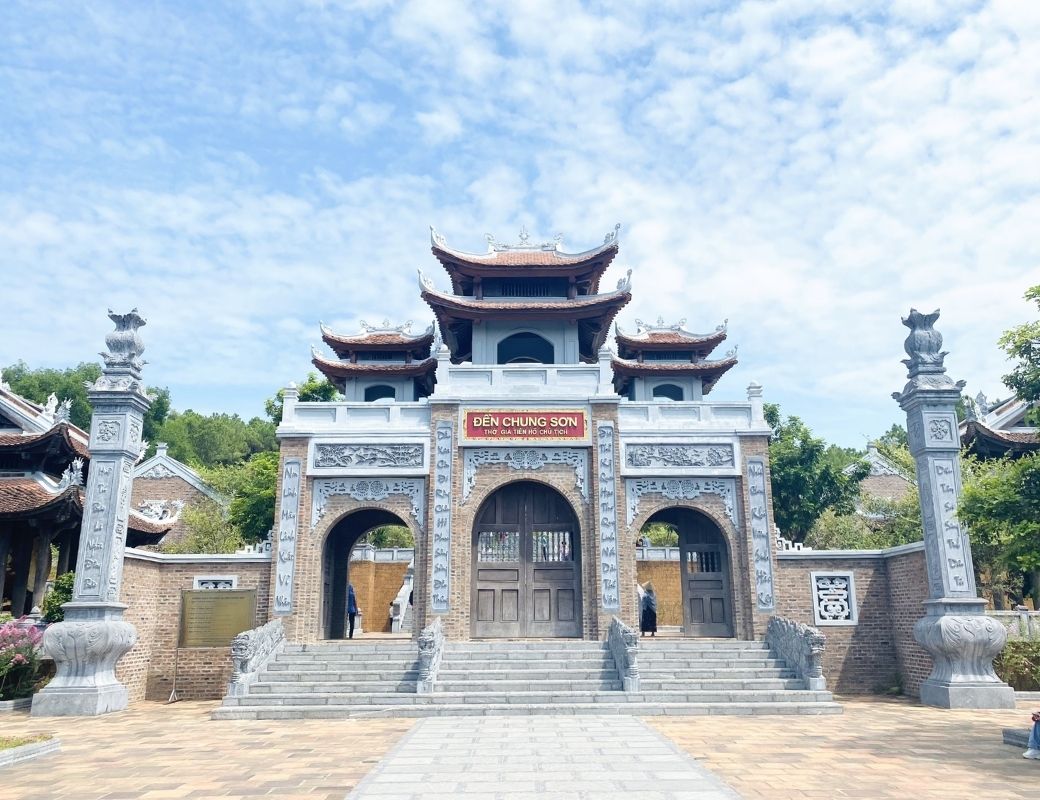 Kiến trúc Đền Chung Sơn. 