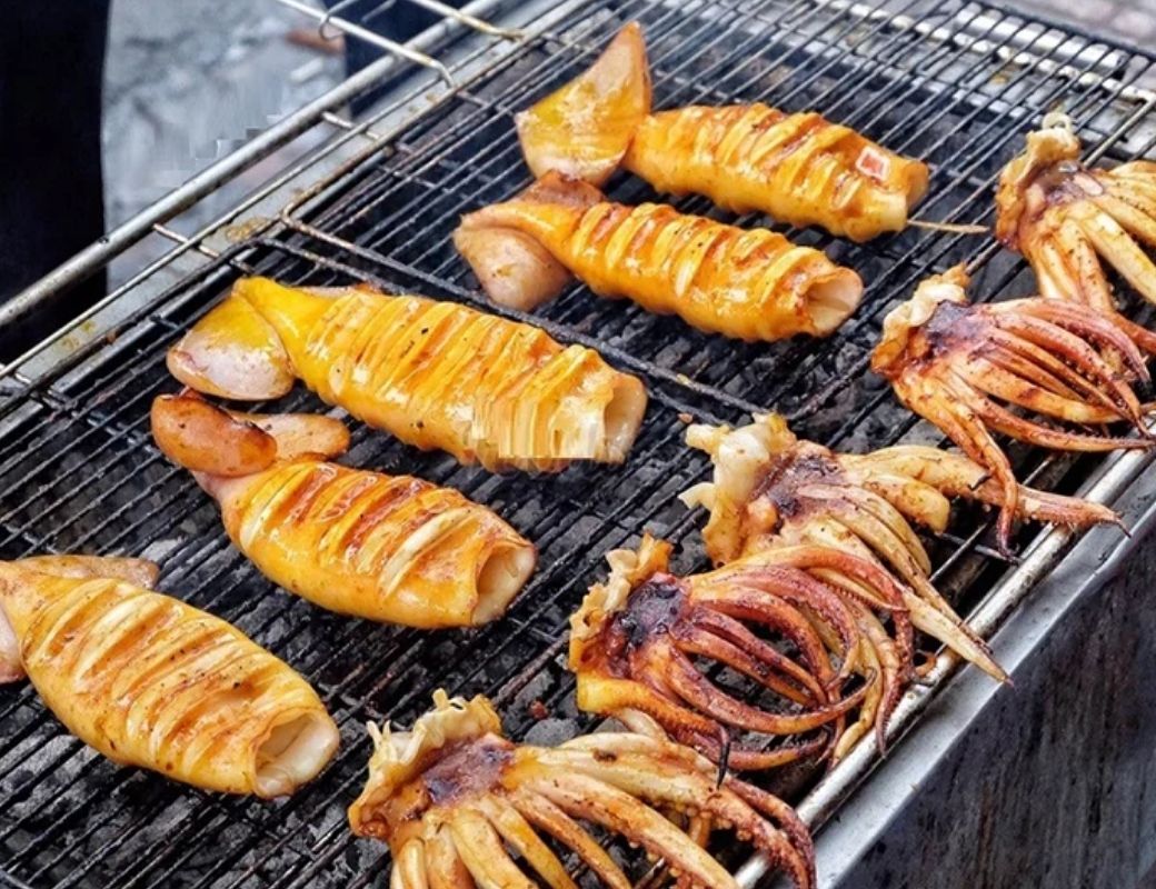 Mực nhảy nướng Cửa Lò. 