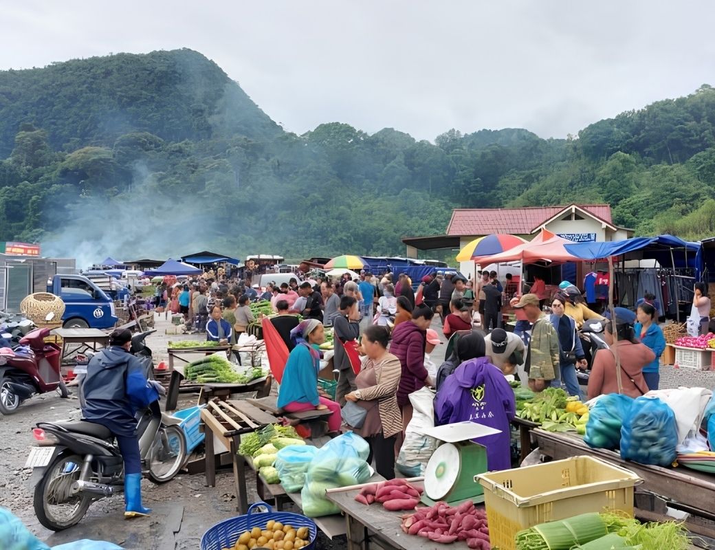 Chợ phiên vùng cao Nghệ An. 