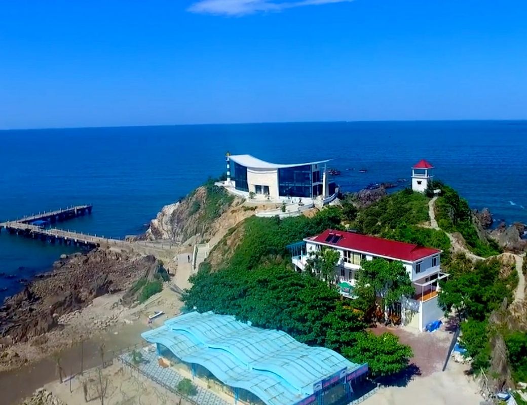 Cảnh biển Đảo Lan Châu. 