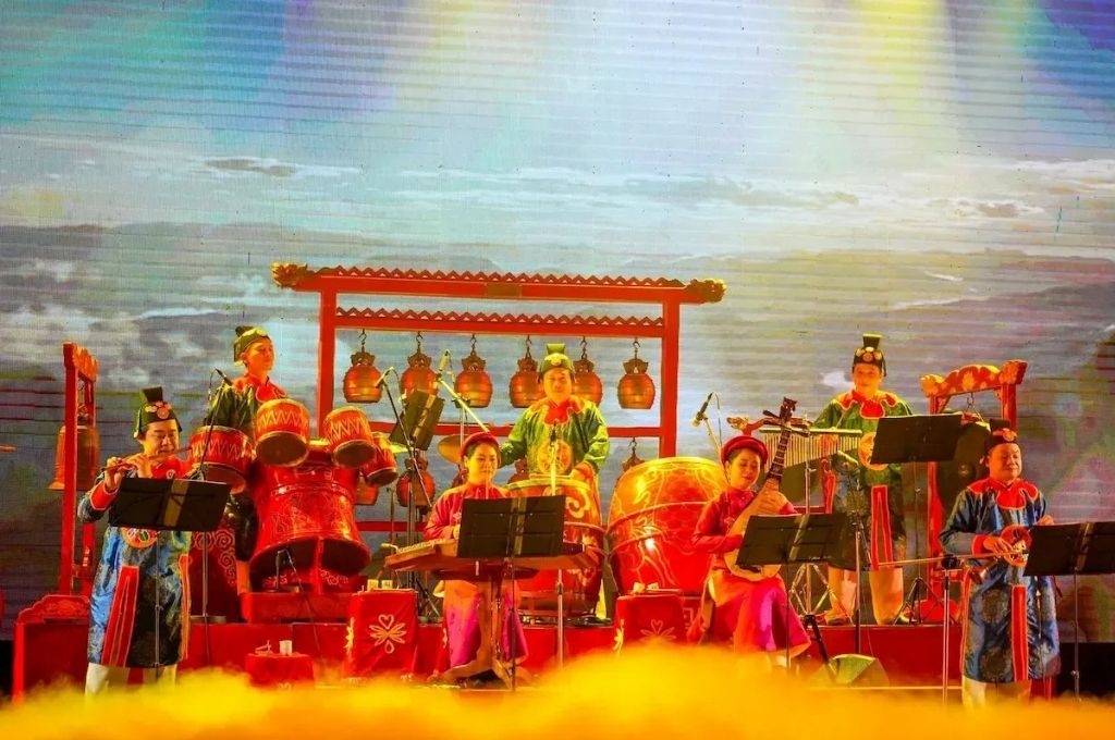 Nhạc cụ trình diễn nhã nhạc cung đình Huế