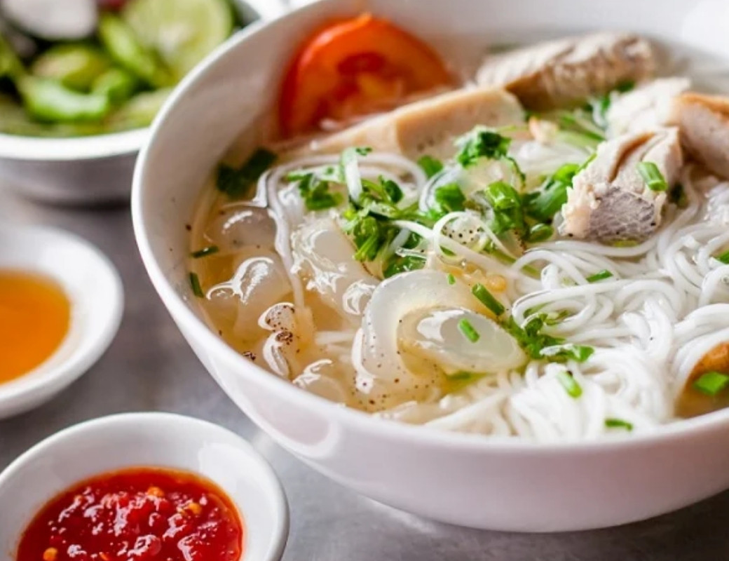 Bún sứa Nha Trang với sứa và chả cá