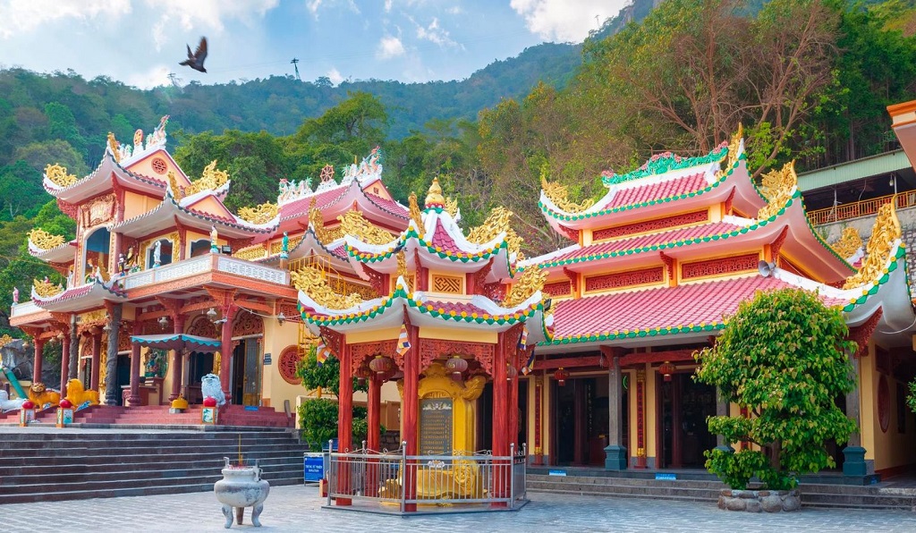 Chùa Bà Núi Bà Đen - ngôi chùa cổ nhất ở Tây Ninh