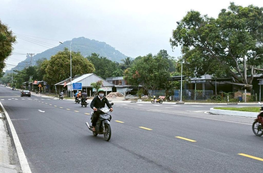 Đường tỉnh 948 trên tuyến từ Châu Đốc đến Núi Cấm An Giang