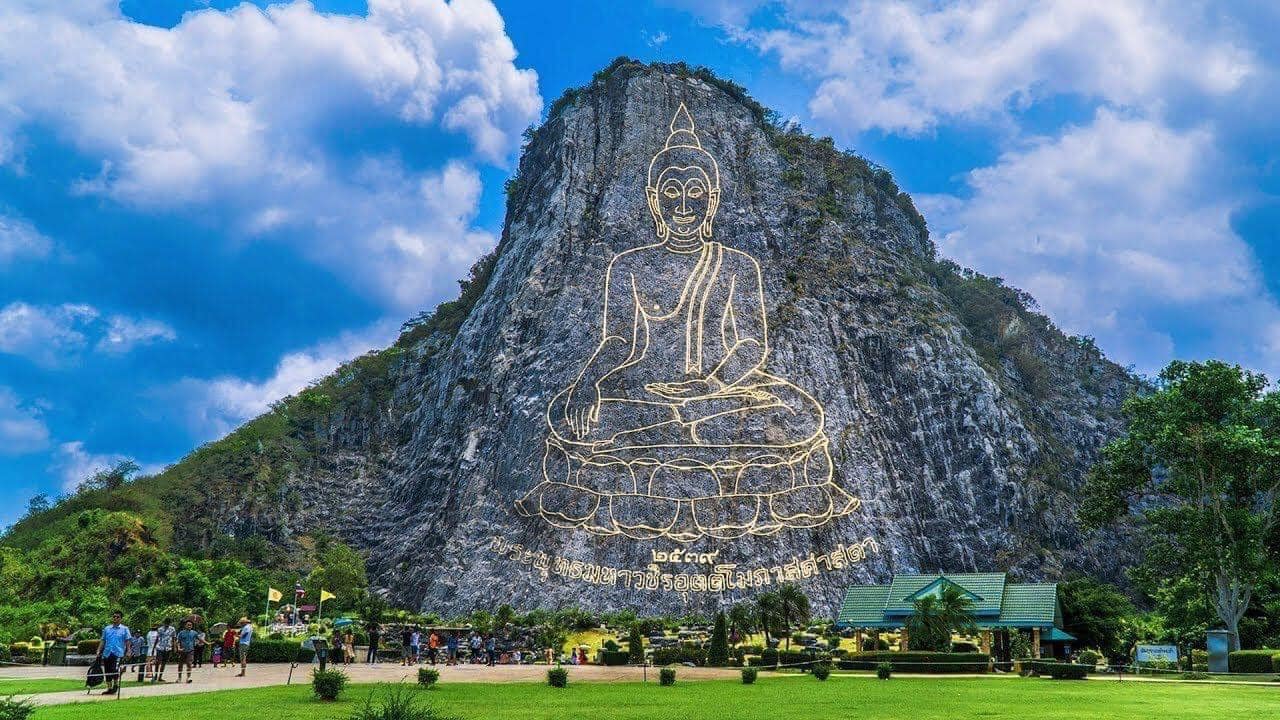 Check-in núi Phật Vàng Pattaya - kỳ quan Phật giáo nổi tiếng bậc nhất Thái  Lan | VIETRAVEL - Vietravel
