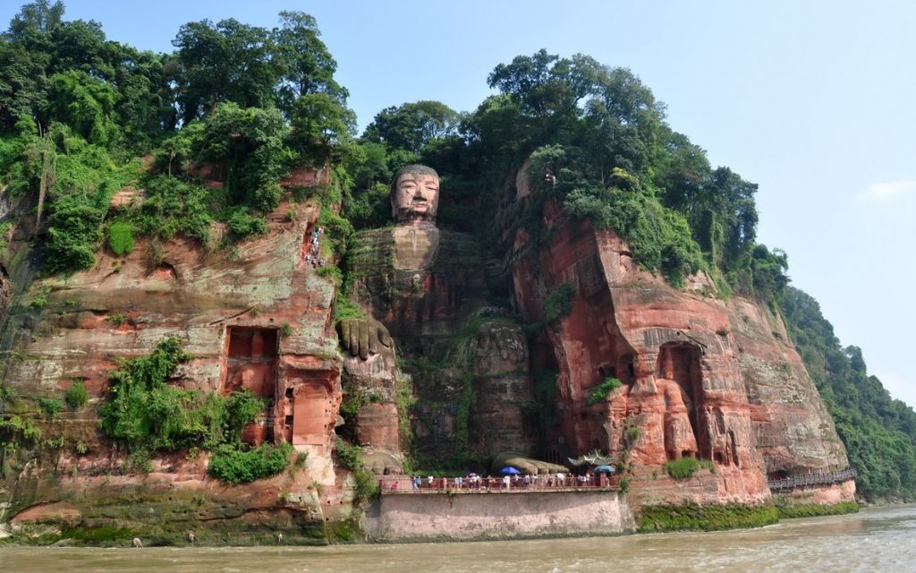 Lạc Sơn Đại Phật 