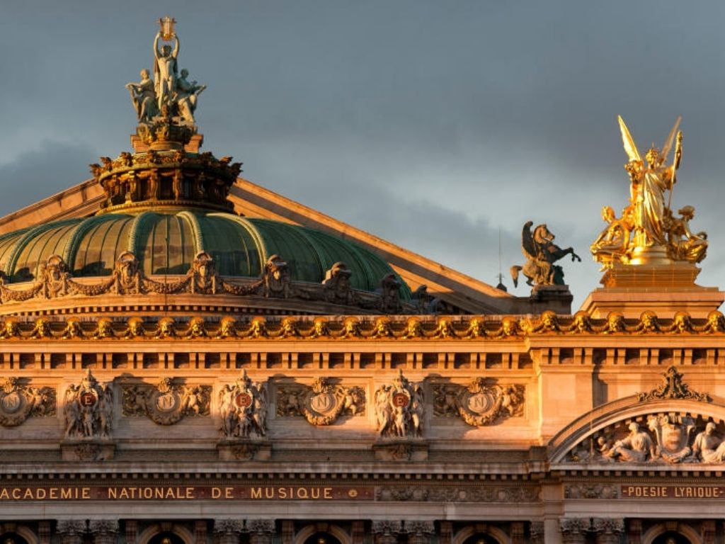 Nhà hát Opéra Garnier tại Paris