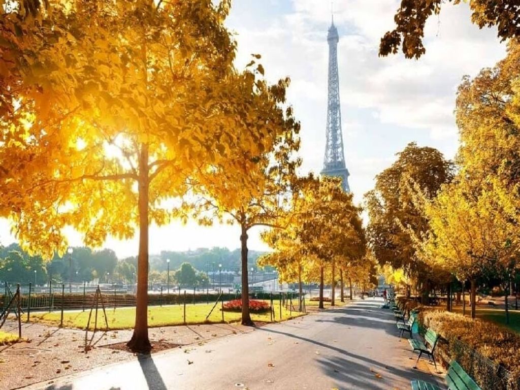 Khung cảnh Paris vào mùa thu từ tháng 9 đến tháng 11