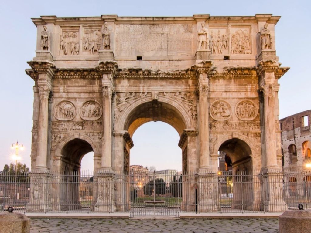Khải Hoàn Môn Arc de Triomphe vào mùa thu tại Paris