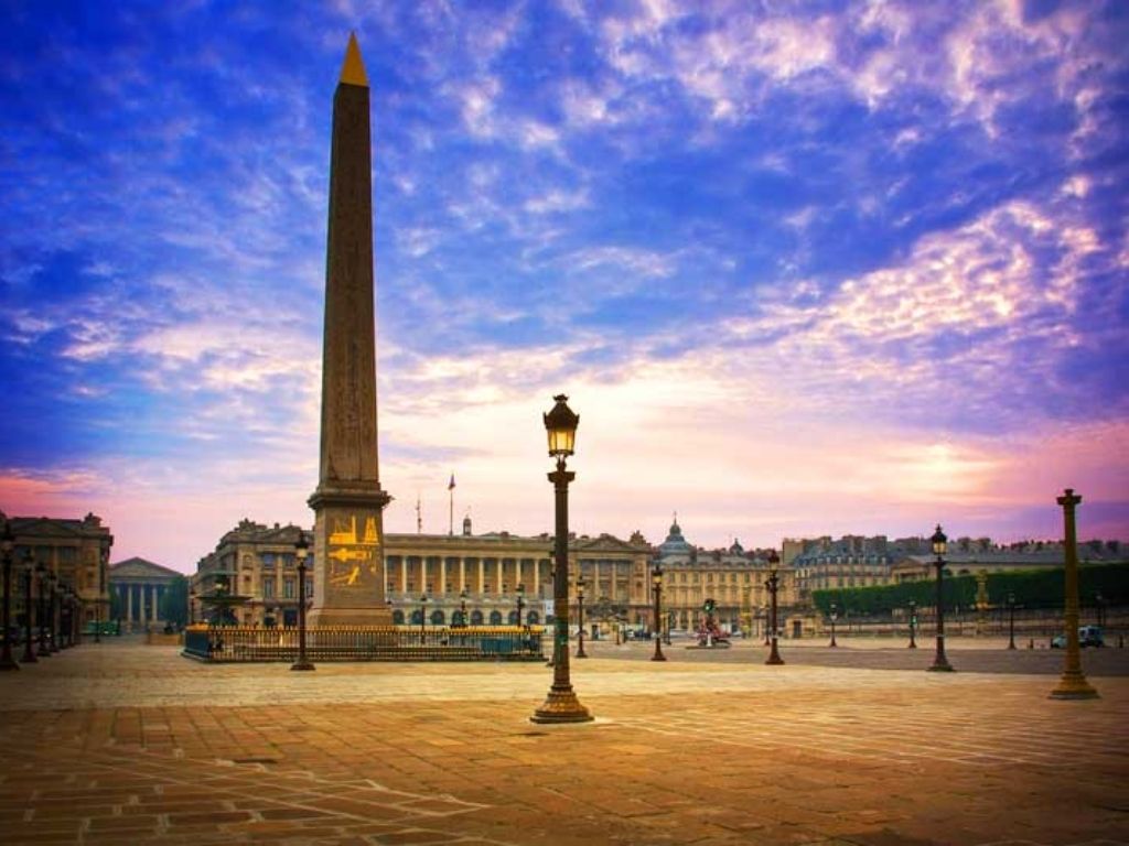 Quảng trường Concorde tại Paris vào mùa thu