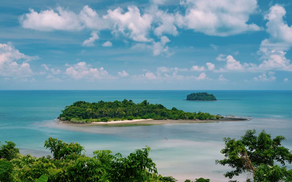 Koh Larn còn có tên là Koh Coral