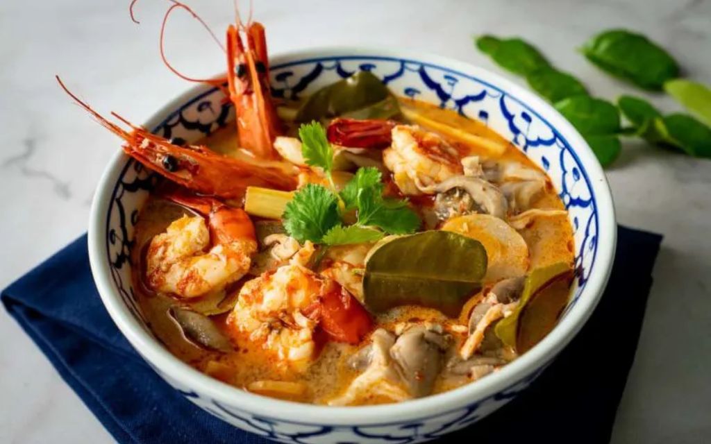 món súp chua cay Tom yum 
