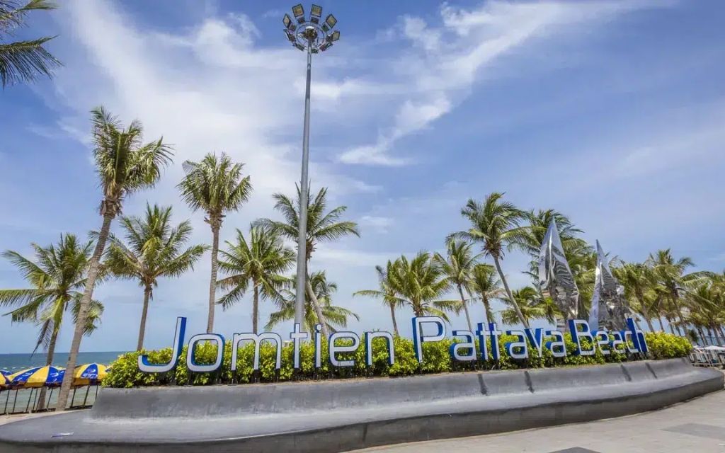 Bãi biển Jomtien cách Pattaya 4km