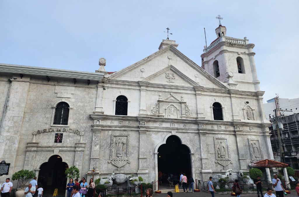 Mặt tiền Basilica Minore del Santo Niño tại Cebu