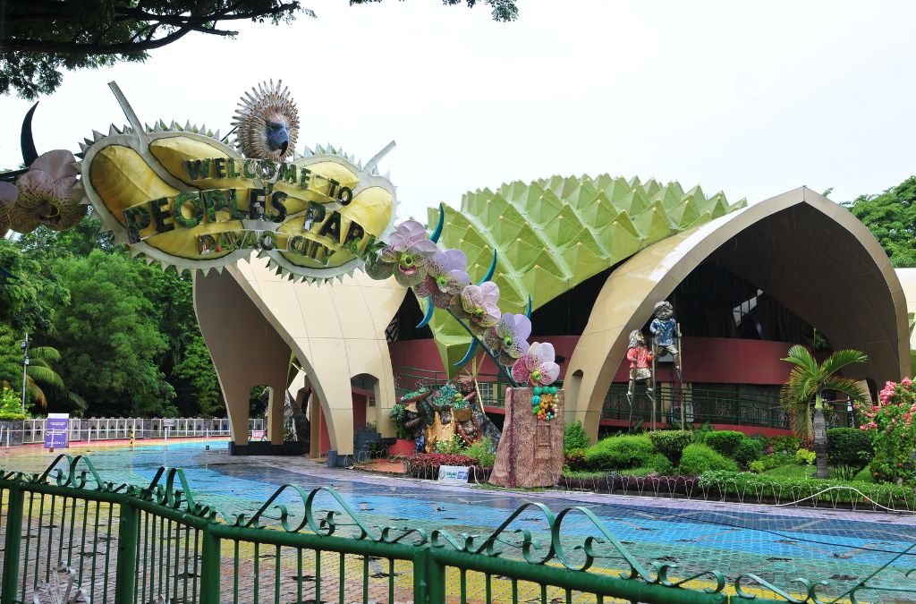 Khu vực cổng vào People’s Park tại Davao