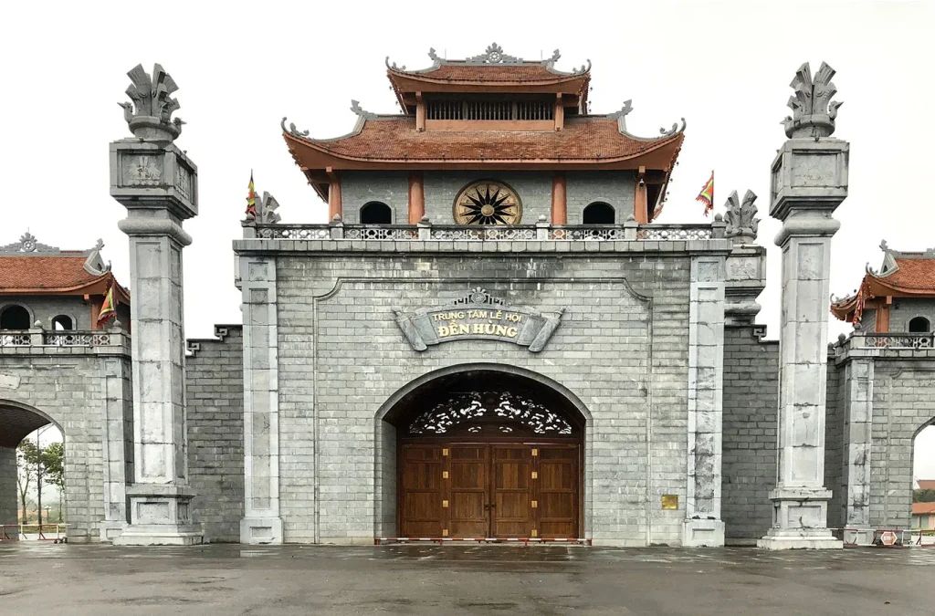 Khu di tích lịch sử Đền Hùng trên núi Nghĩa Lĩnh