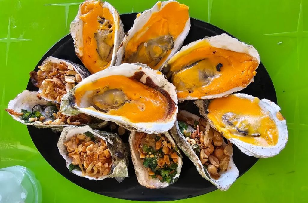 Hàu nướng bờ kè Phước Hải