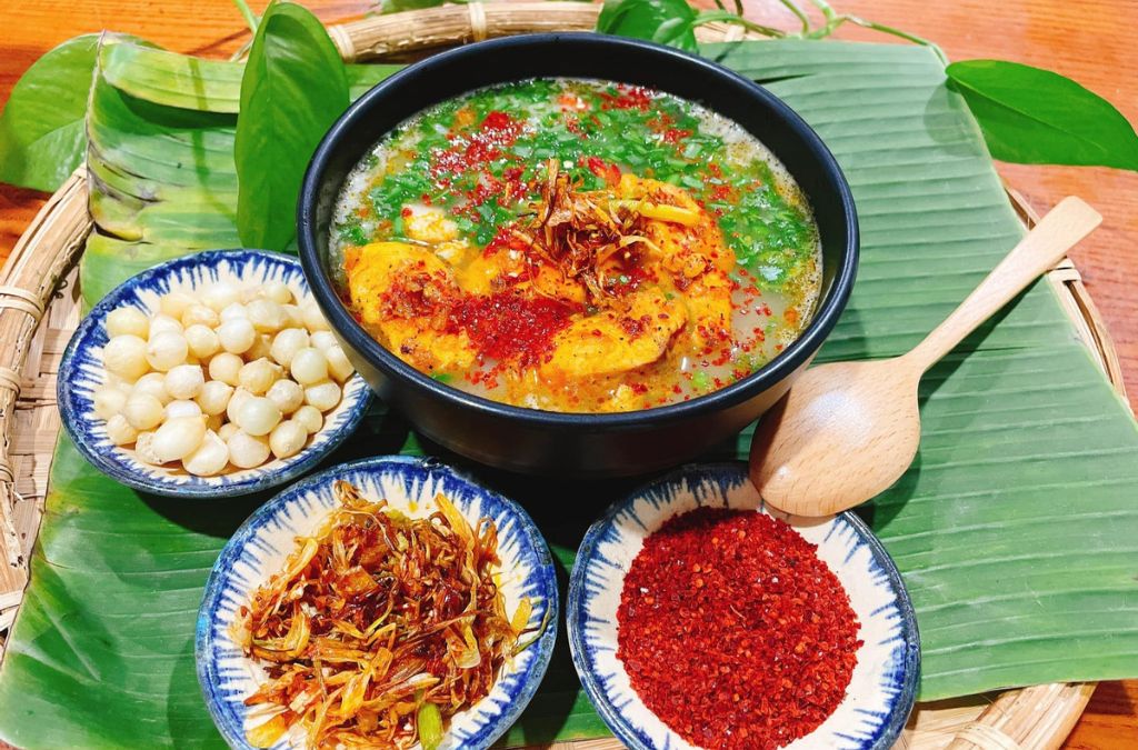 Tô cháo vạt giường Quảng Trị ăn cùng cá và ớt
