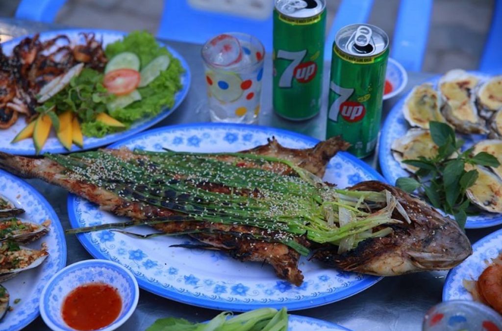 món cá và hải sản sông rừng dừa bảy mẫu