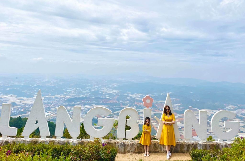 Săn mây và ngắm bình minh trên đỉnh Langbiang