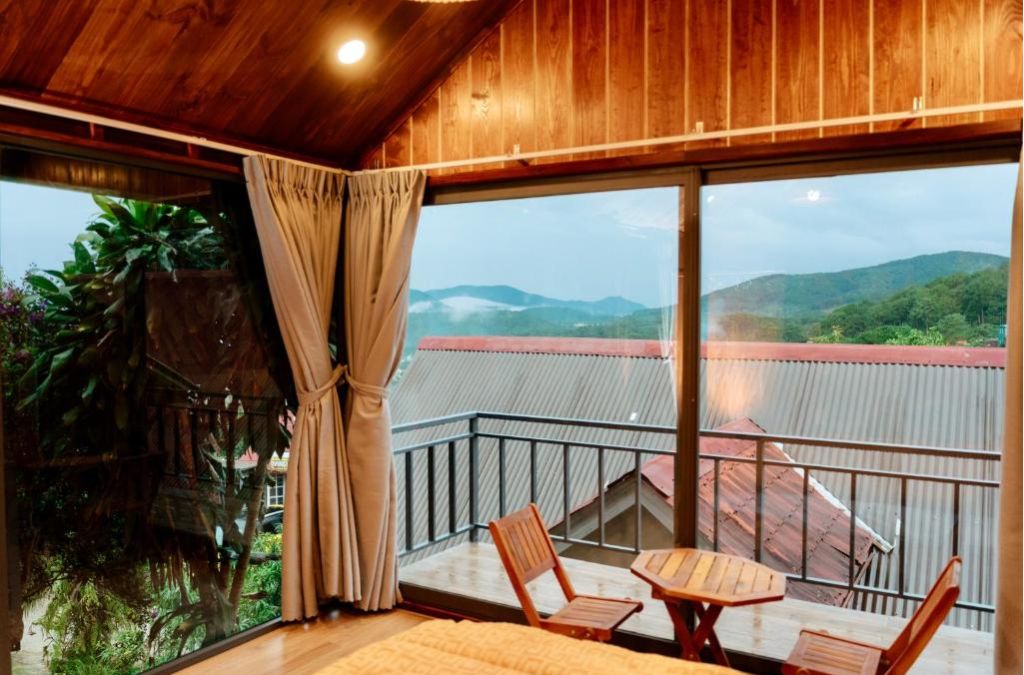 Biển mây nhìn từ Thung Lũng Mây Homestay Đà Lạt