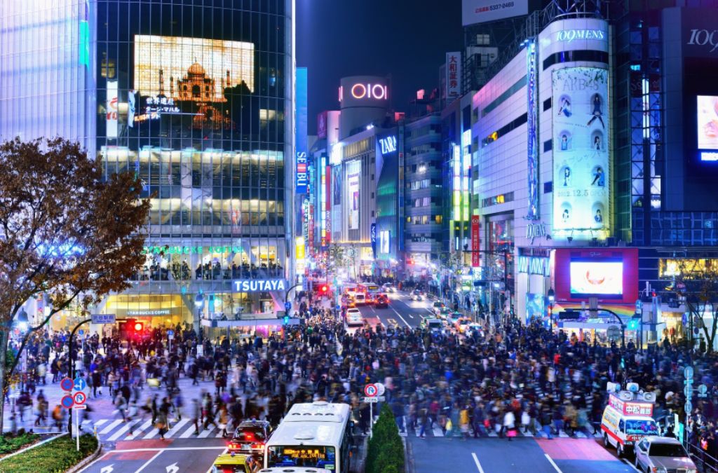 Cảnh nhộn nhịp của Shibuya về đêm