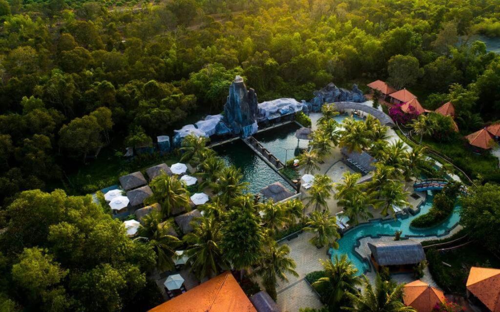 Suối nước nóng Bình Châu