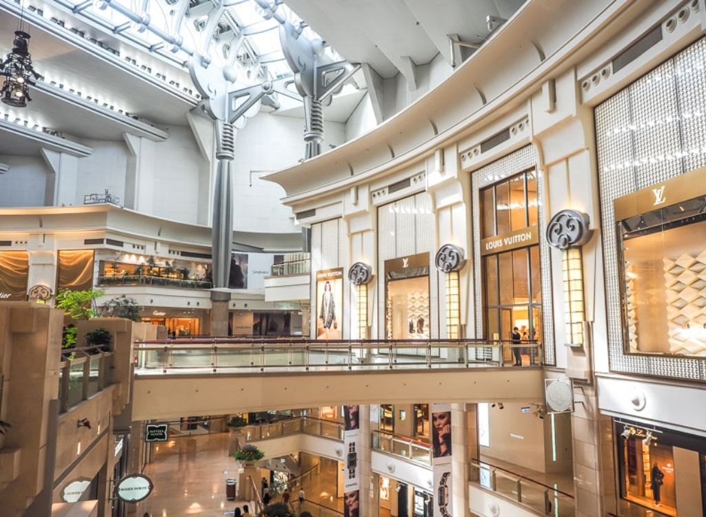 Khu mua sắm cao cấp bên trong Taipei 101