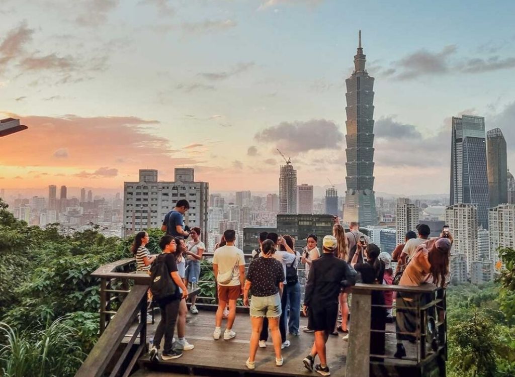 Taipei 101 nhìn từ Núi Voi ở Đài Bắc.