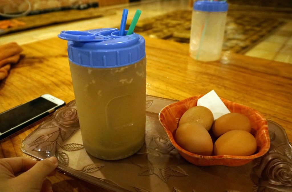 trứng luộc và Sikhye mát lạnh tại Jjimjilbang