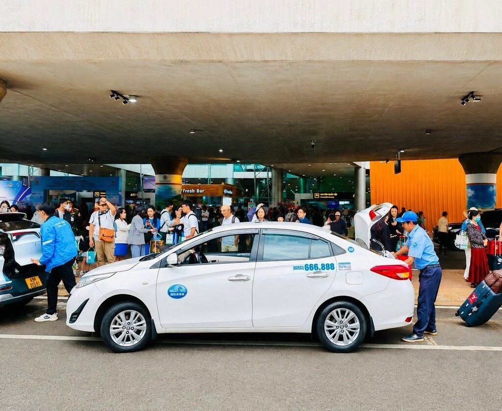 Xe của Hợp tác xã Taxi Đà Lạt