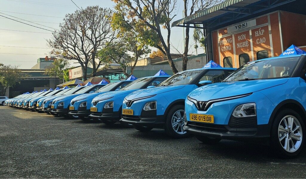 Xe taxi điện Lado Đà Lạt