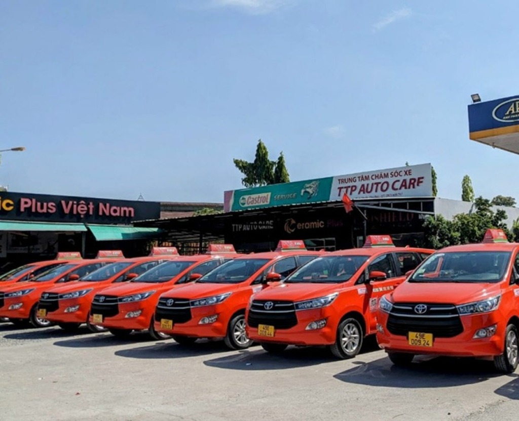 Taxi Phương Trang phục vụ khách tại Đà Lạt
