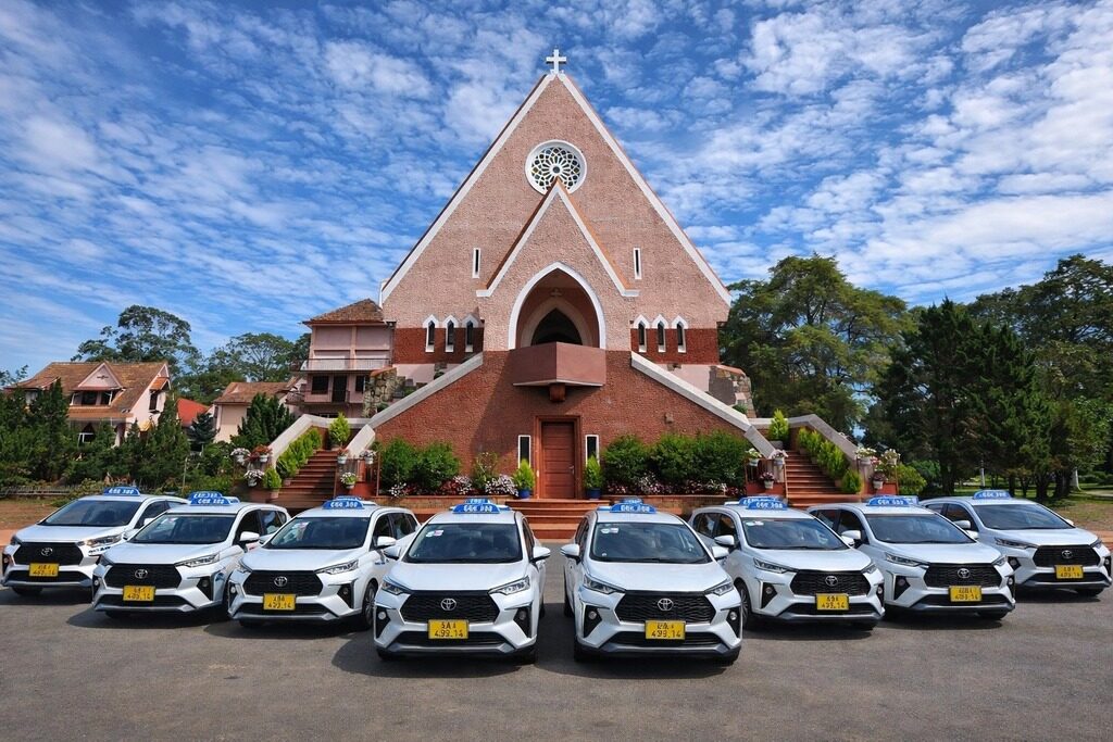 Xe taxi Thắng Lợi phục vụ khách nội thành Đà Lạt