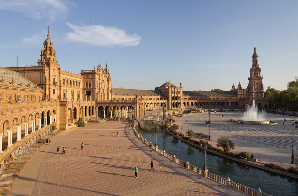 Khu phố cổ Santa Cruz tại Seville