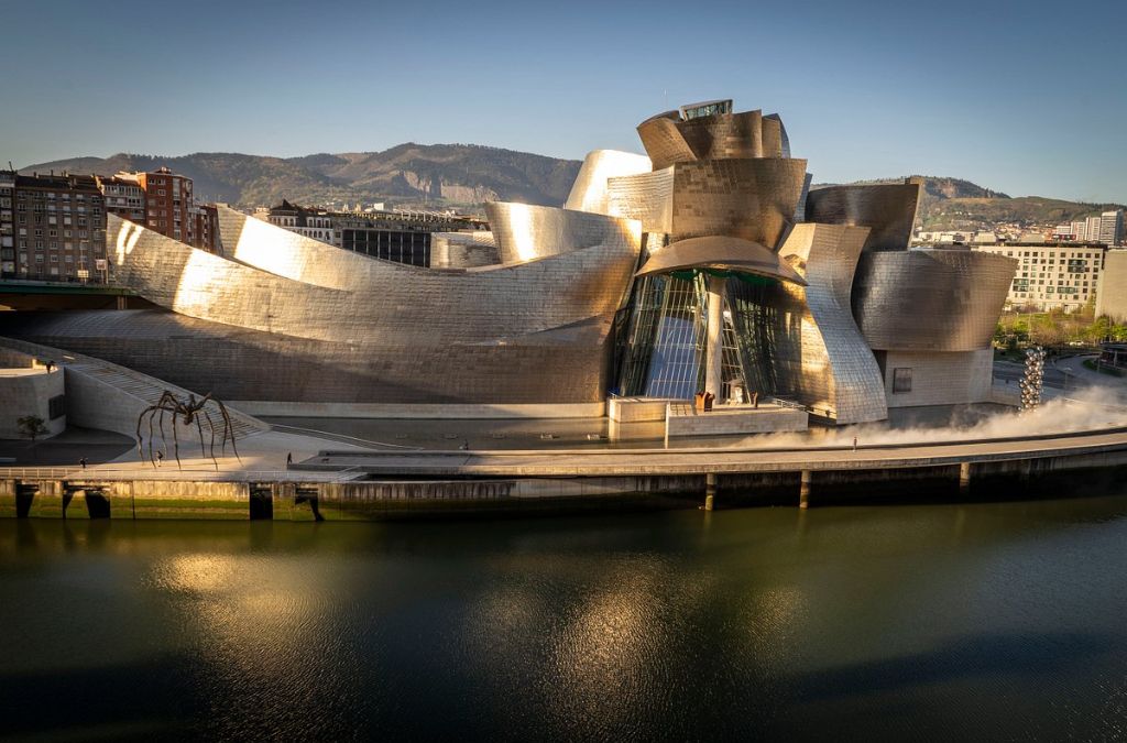Bảo tàng Guggenheim Bilbao Tây Ban Nha