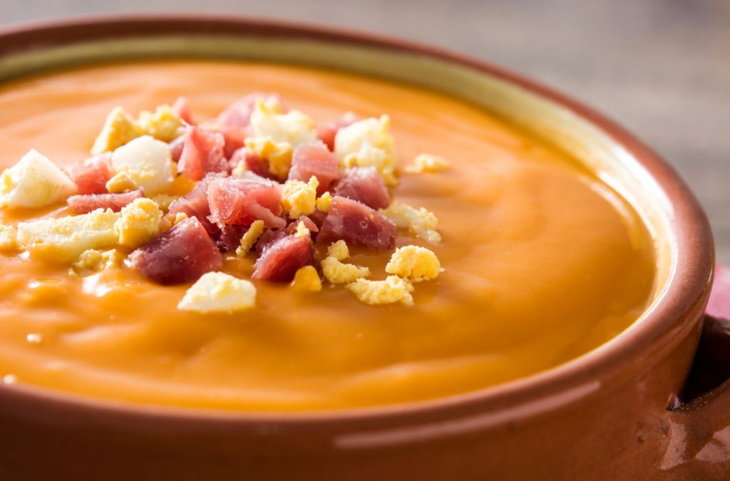 Món súp lạnh Gazpacho vùng Andalusia