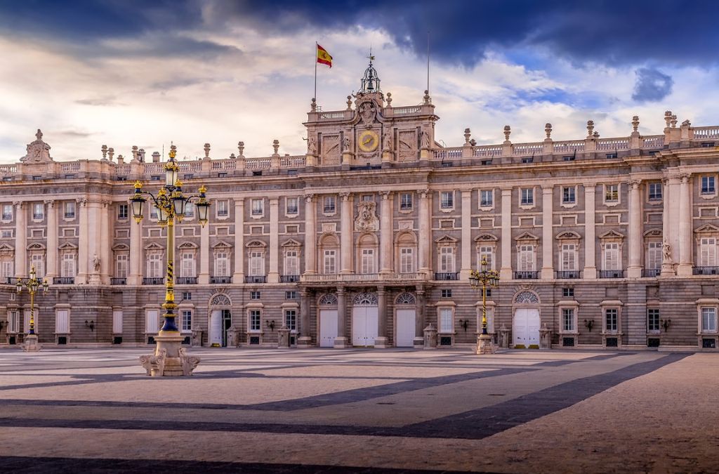 Cung điện Hoàng gia Madrid Tây Ban Nha