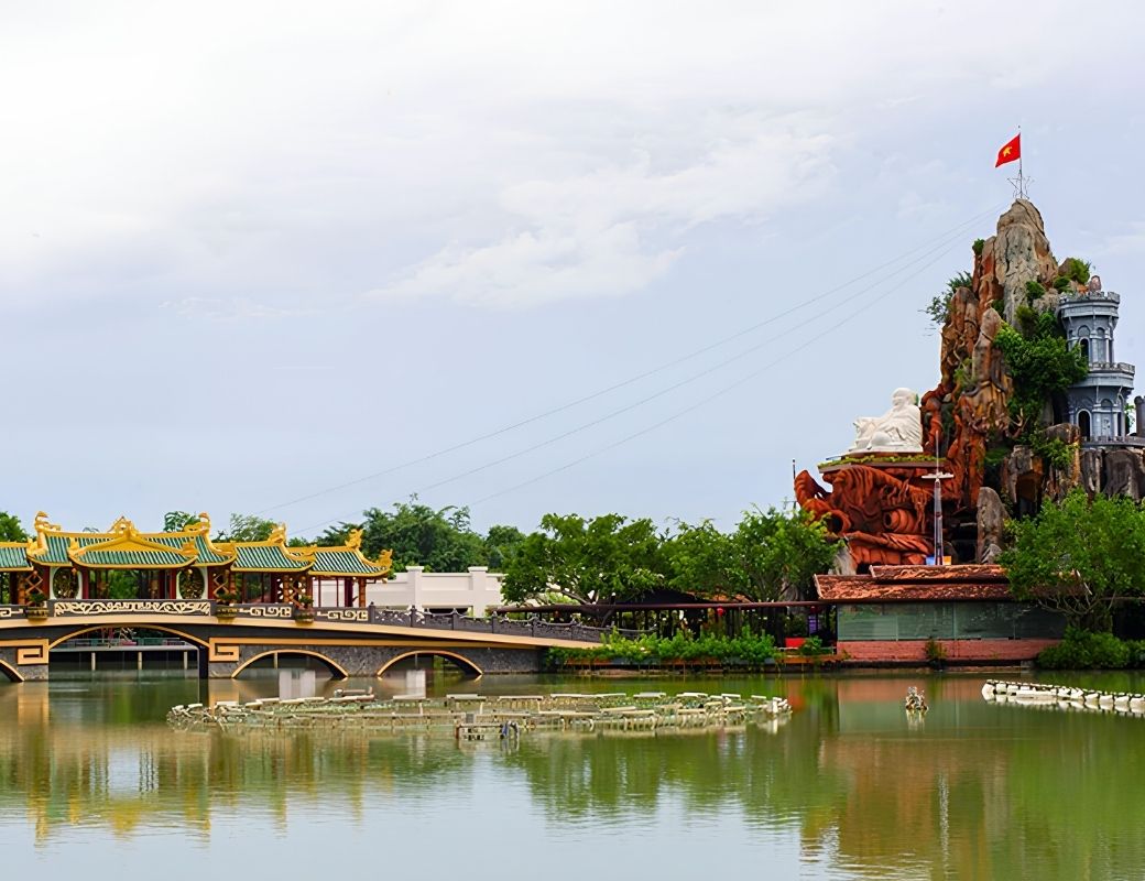 Không gian vui chơi tại Long Điền Sơn. 