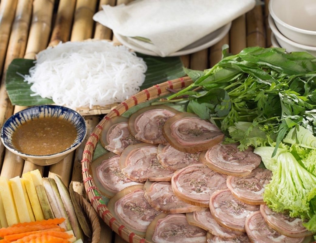 Món bò tơ Tây Ninh được chế biến hấp dẫn. 