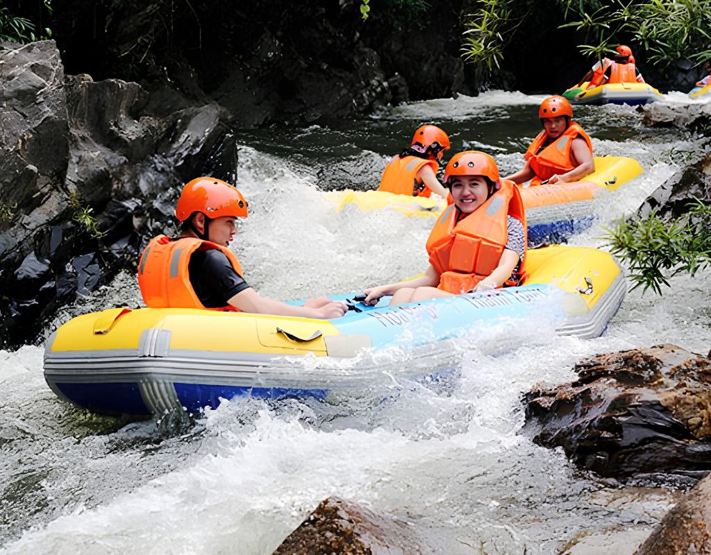 Trải nghiệm chèo thuyền Kayak giữa thiên nhiên Đà Lạt