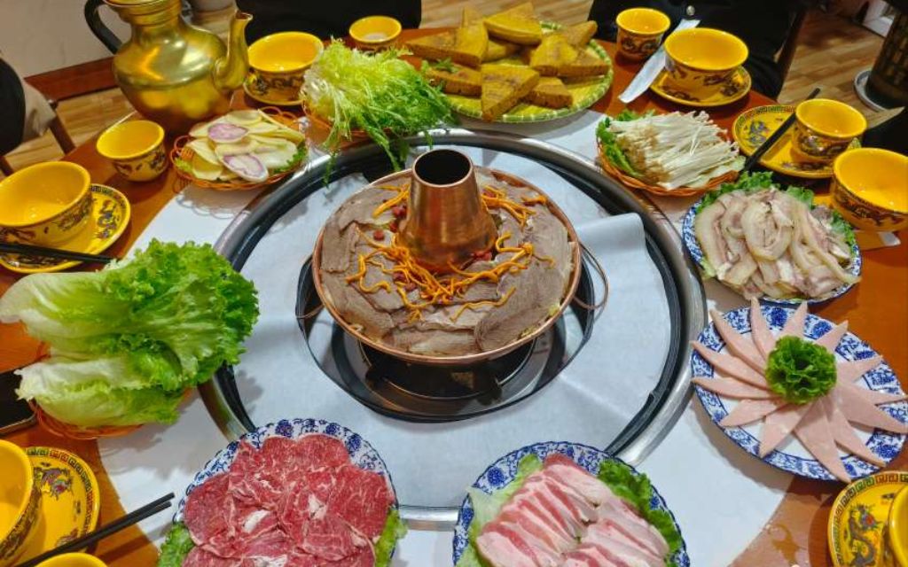 Lẩu bò Yak