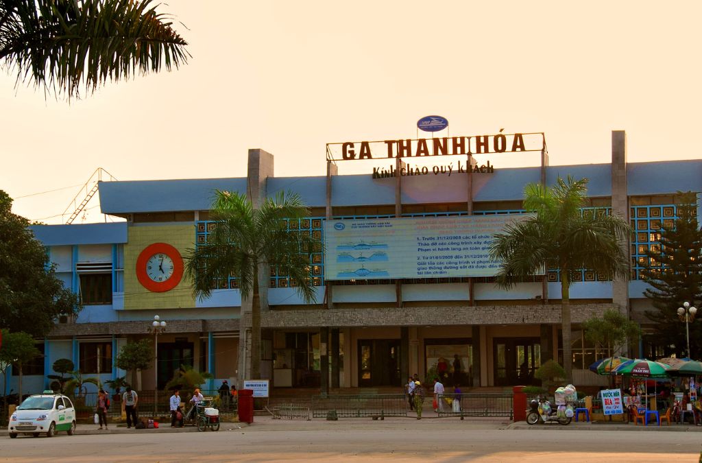 Mặt tiền ga Thanh Hóa