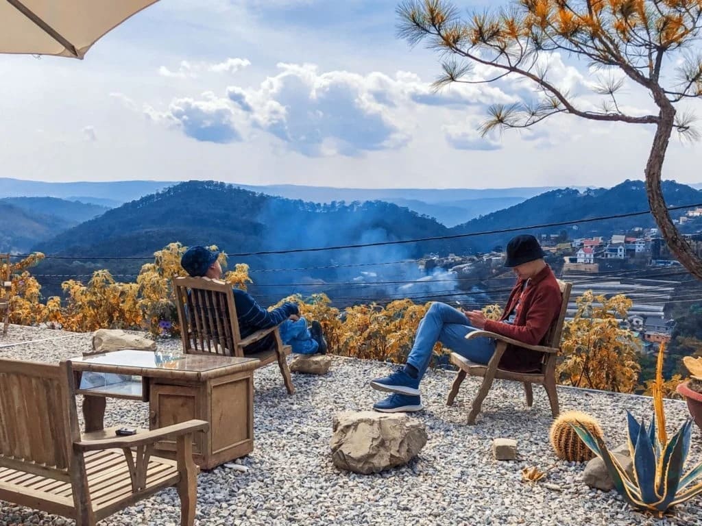 săn mây và ngắm bình minh trên đồi cao Đà Lạt