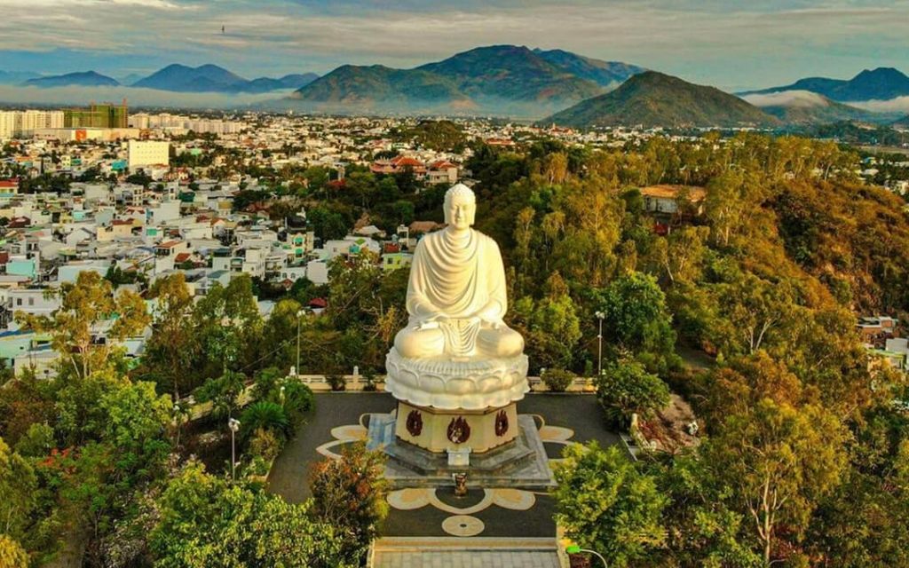 Chùa Long Sơn Nha Trang 